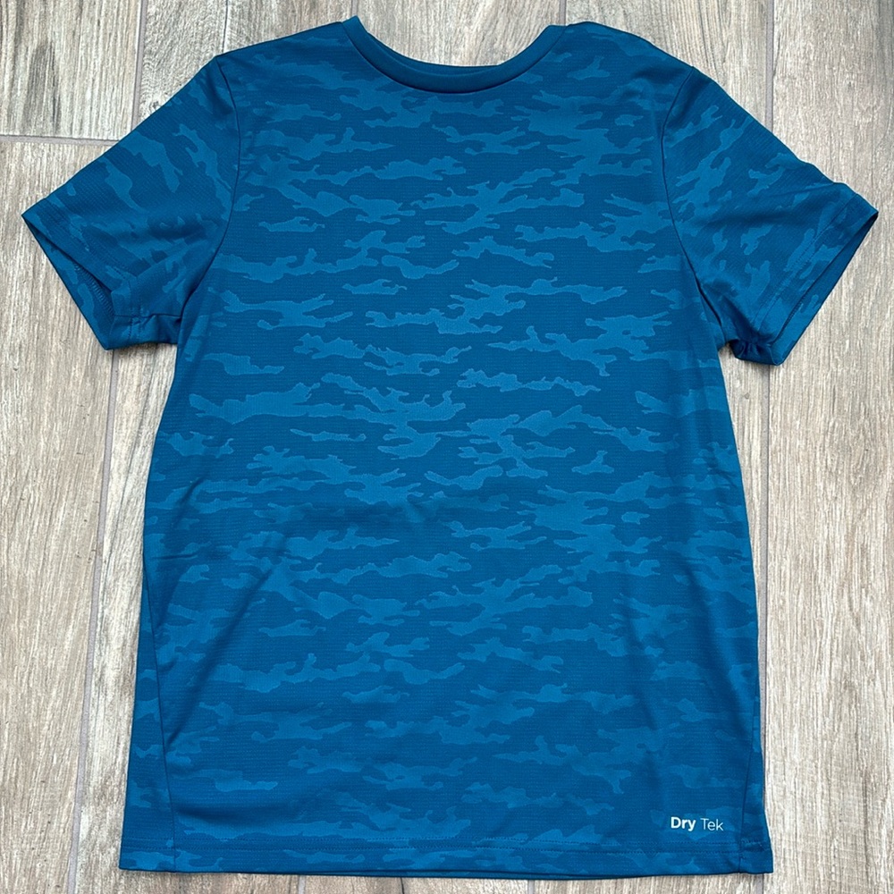 Boys Tshirt L